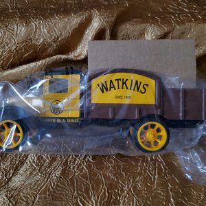 Ertl 1931 Hawkeye Truck WATKINS Replica Die-Cast Collectible Bank 1:34 Scale